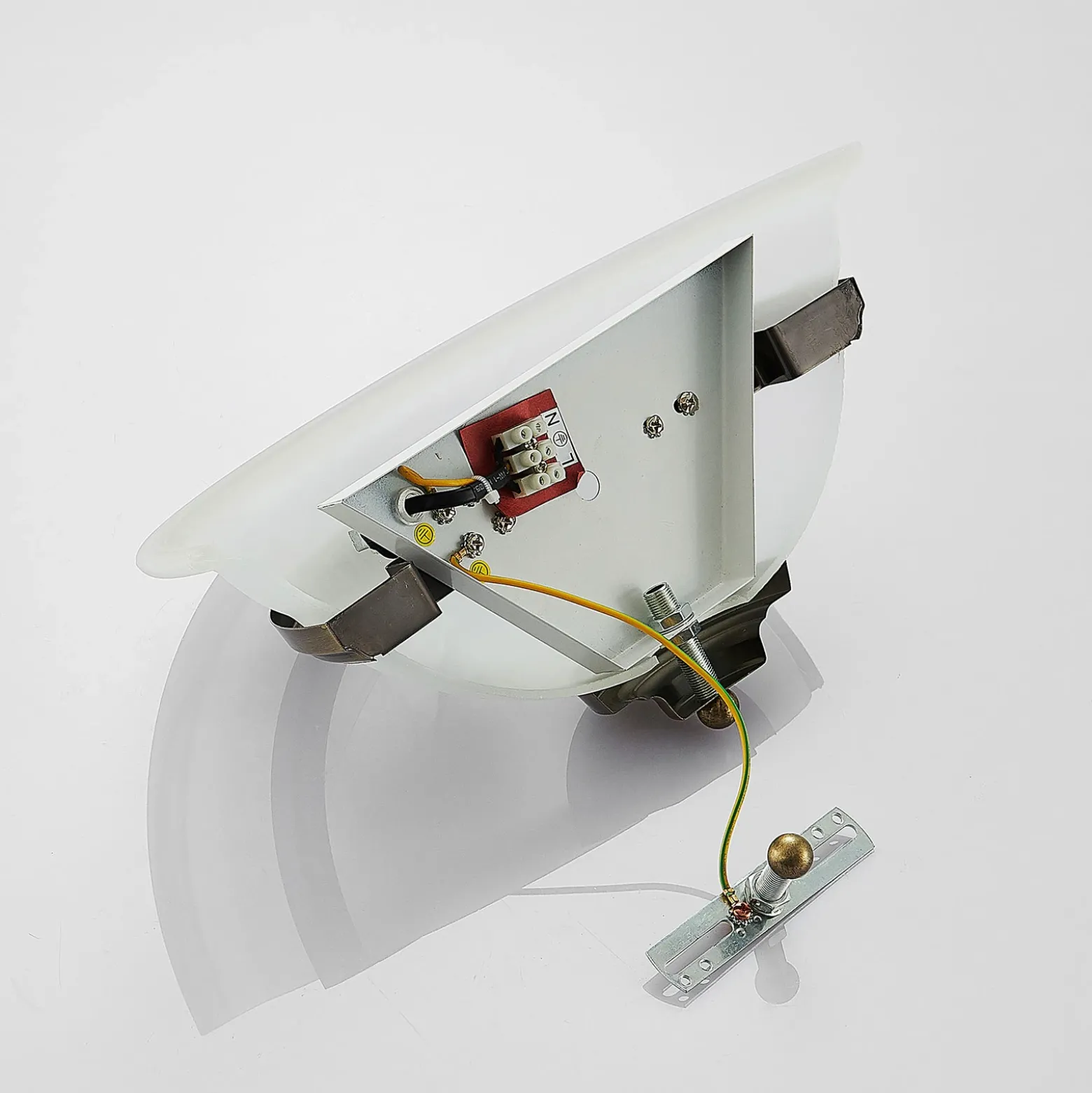 Lindby aplique de pared Irimia, 31 cm, latón envejecido, cristal