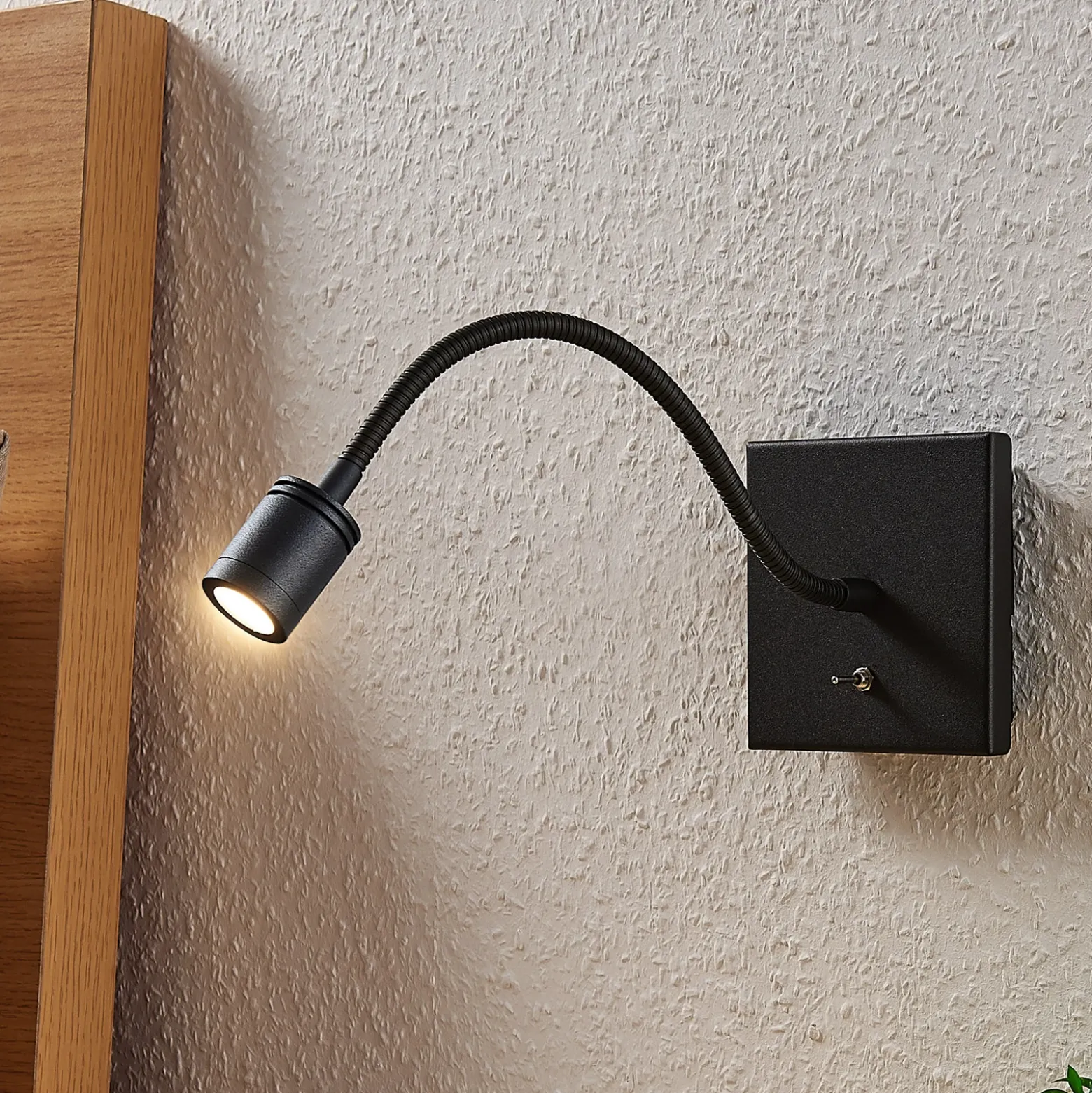 Lindby aplique de pared LED Mayar, 2pcs, negro, lámpara de lectura, 11 cm