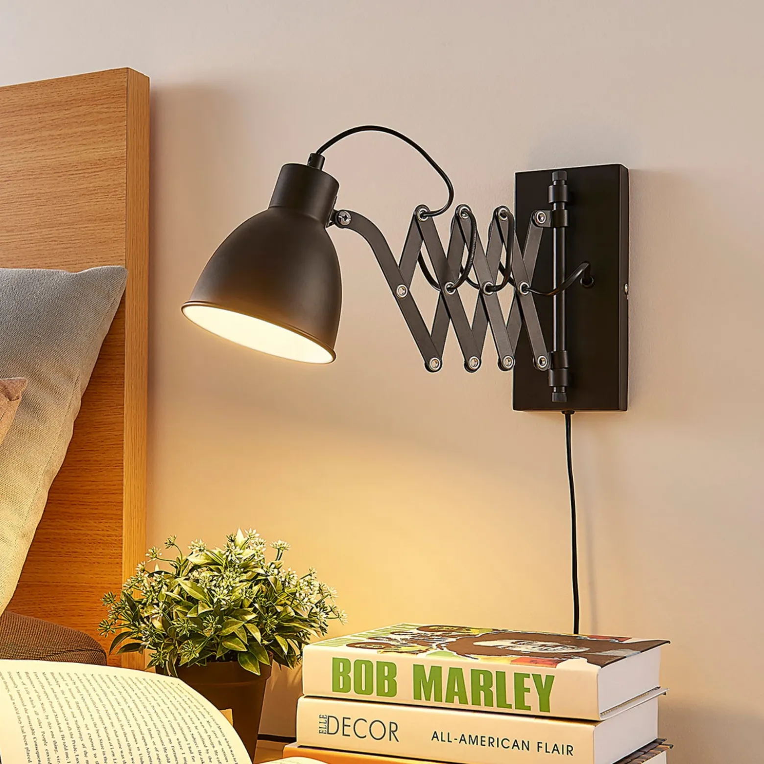 Lindby Aplique de pared Merle, negro, 60 cm, lámpara de lectura, extensible