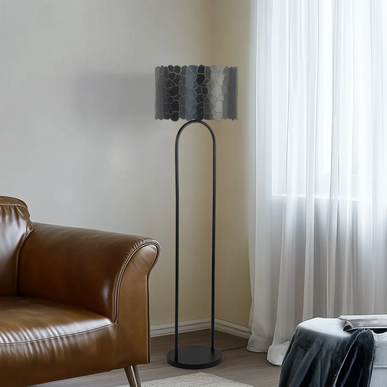 Lindby Aralena lámpara de pie, negro/oro, altura 143,5 cm