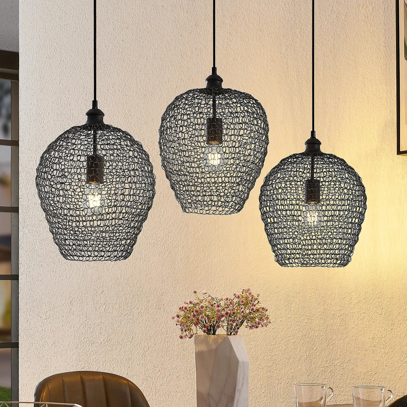 Lindby Benja lámpara colgante, 3 luces, negro
