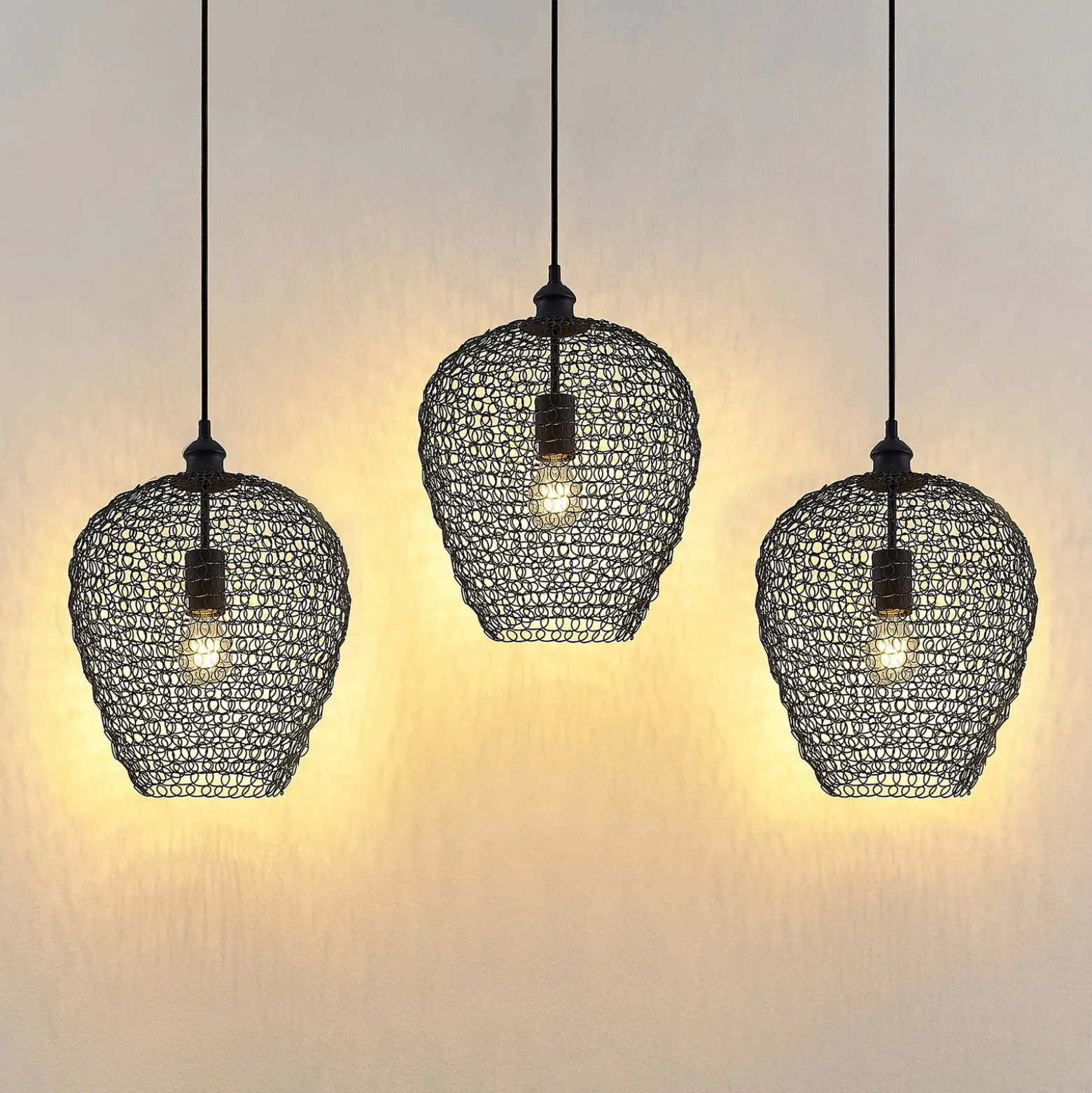 Lindby Benja lámpara colgante, 3 luces, negro