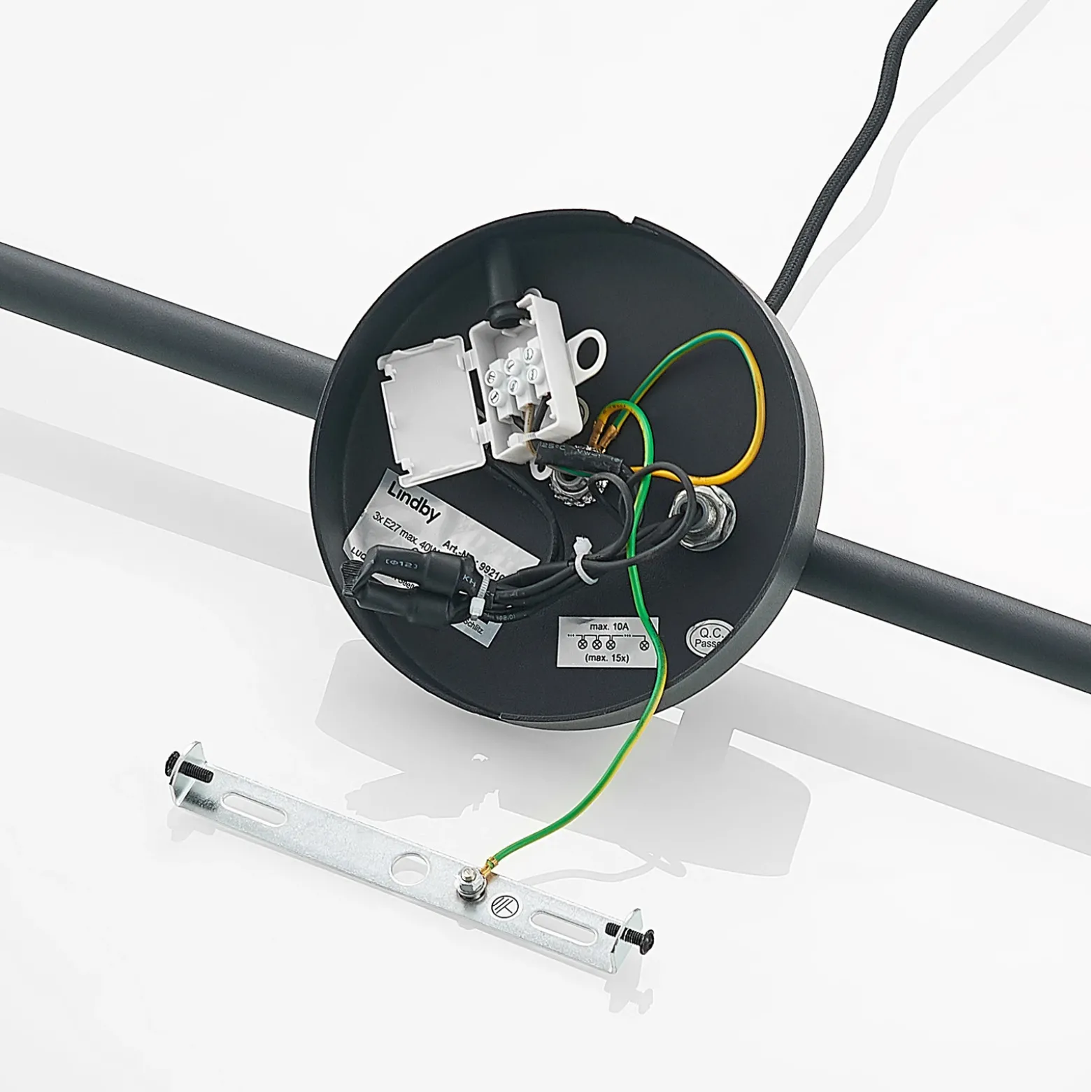 Lindby Benja lámpara colgante, 3 luces, negro