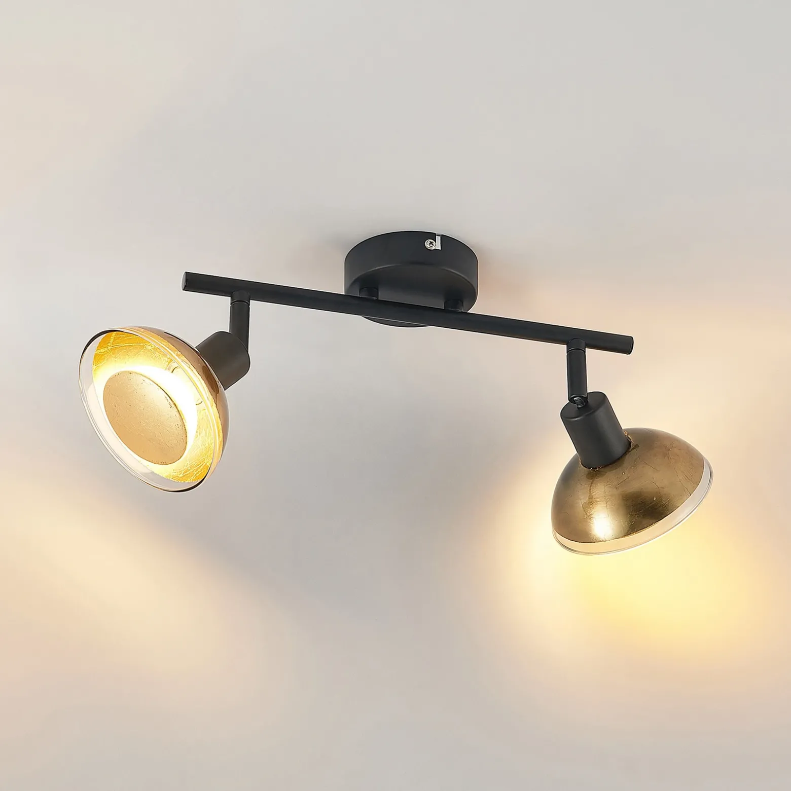 Lindby downlight de techo Erin, negro/oro, 2 luces, cristal
