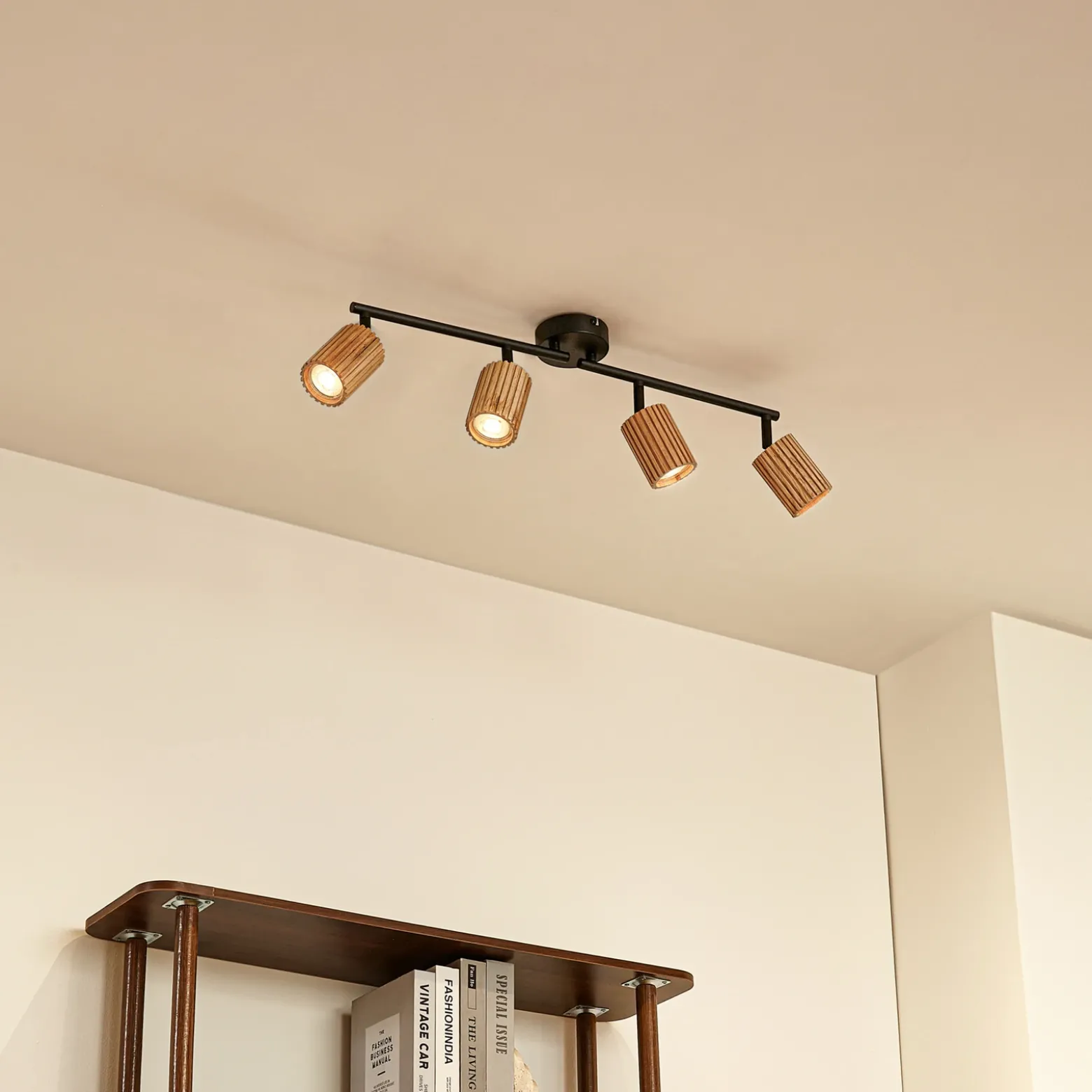 Lindby Downlight Stralino, 4 luces, longitud 60 cm, madera