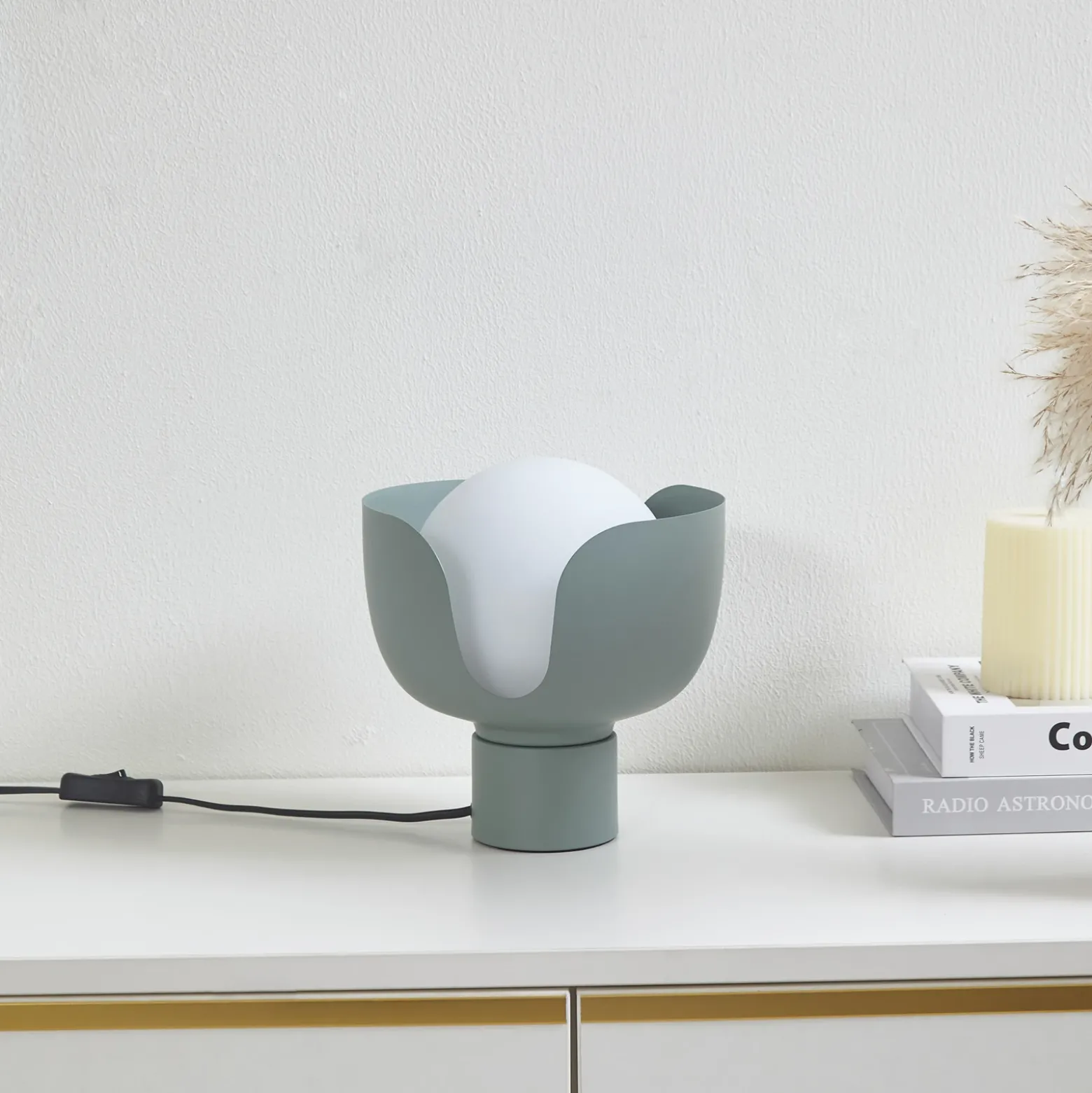 Lindby Fiora lámpara de mesa, verde, cristal, metal, Ø 20 cm