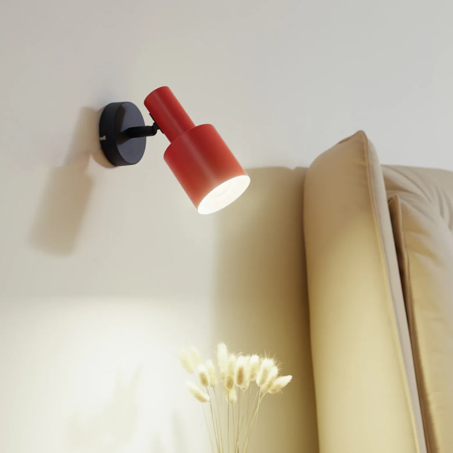 Lindby foco de pared Ovelia, naranja/negro, metal, E27