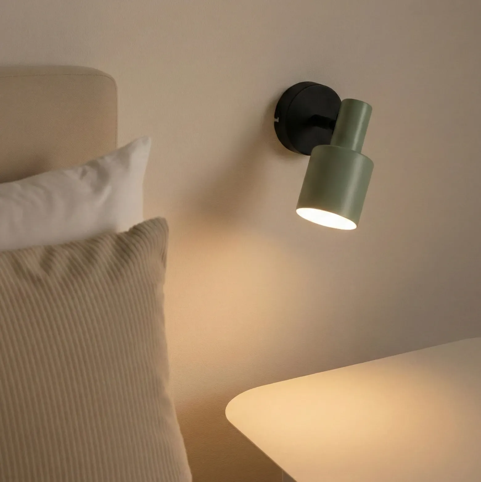 Lindby foco de pared Ovelia, verde/negro, metal, E27