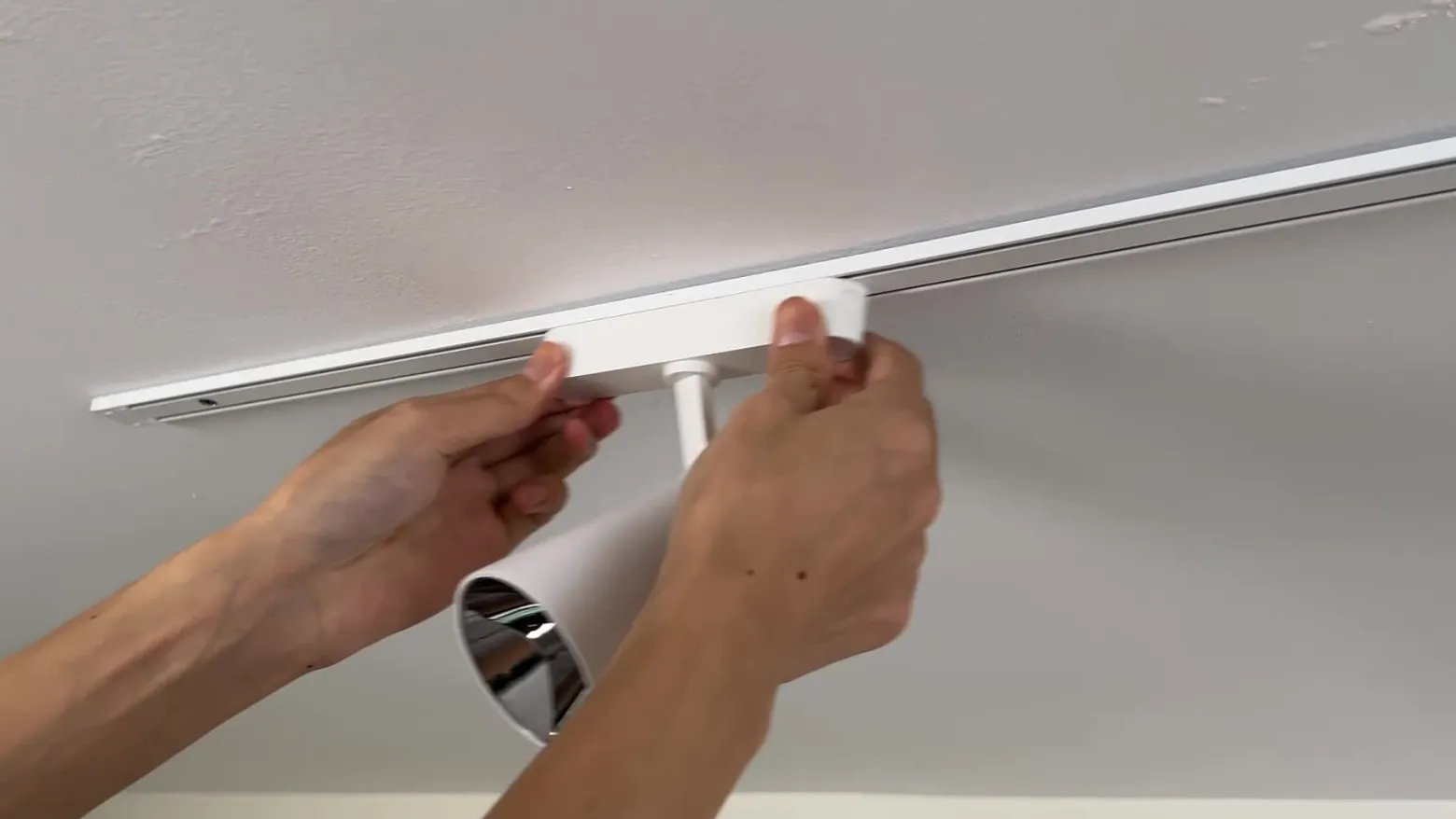 Lindby foco LED 48 V Lumaro, blanco, Ø7cm, plástico, atenuable