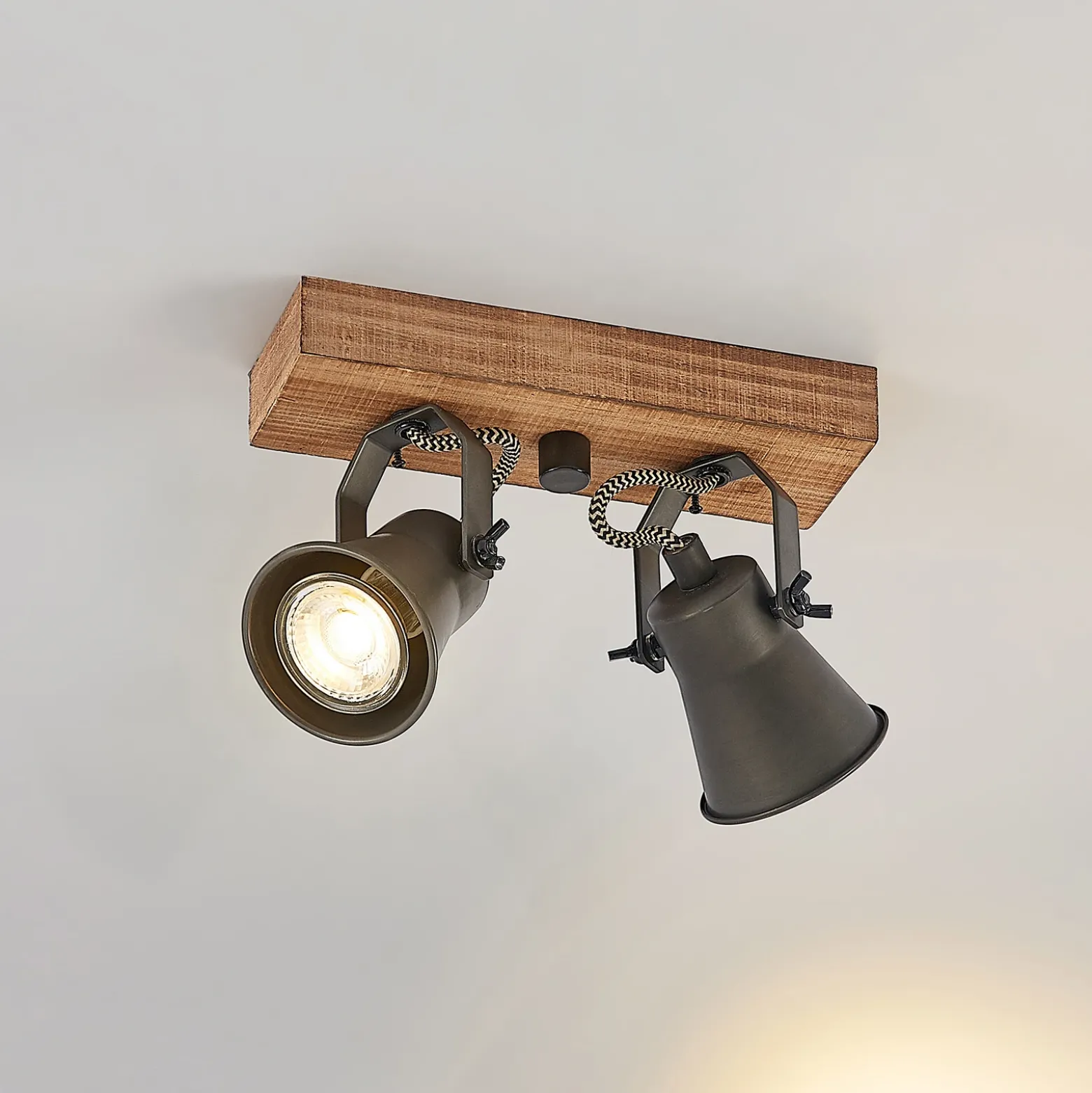 Lindby Grandesa foco de techo, 2 luces