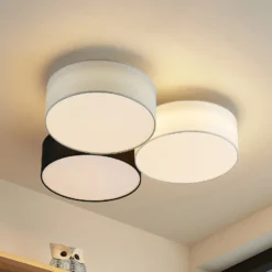 Lindby Janita lámpara LED de techo, 3 luces, tricolor