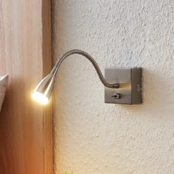 Lindby Jolka Brazo de lectura LED, interruptor, níquel