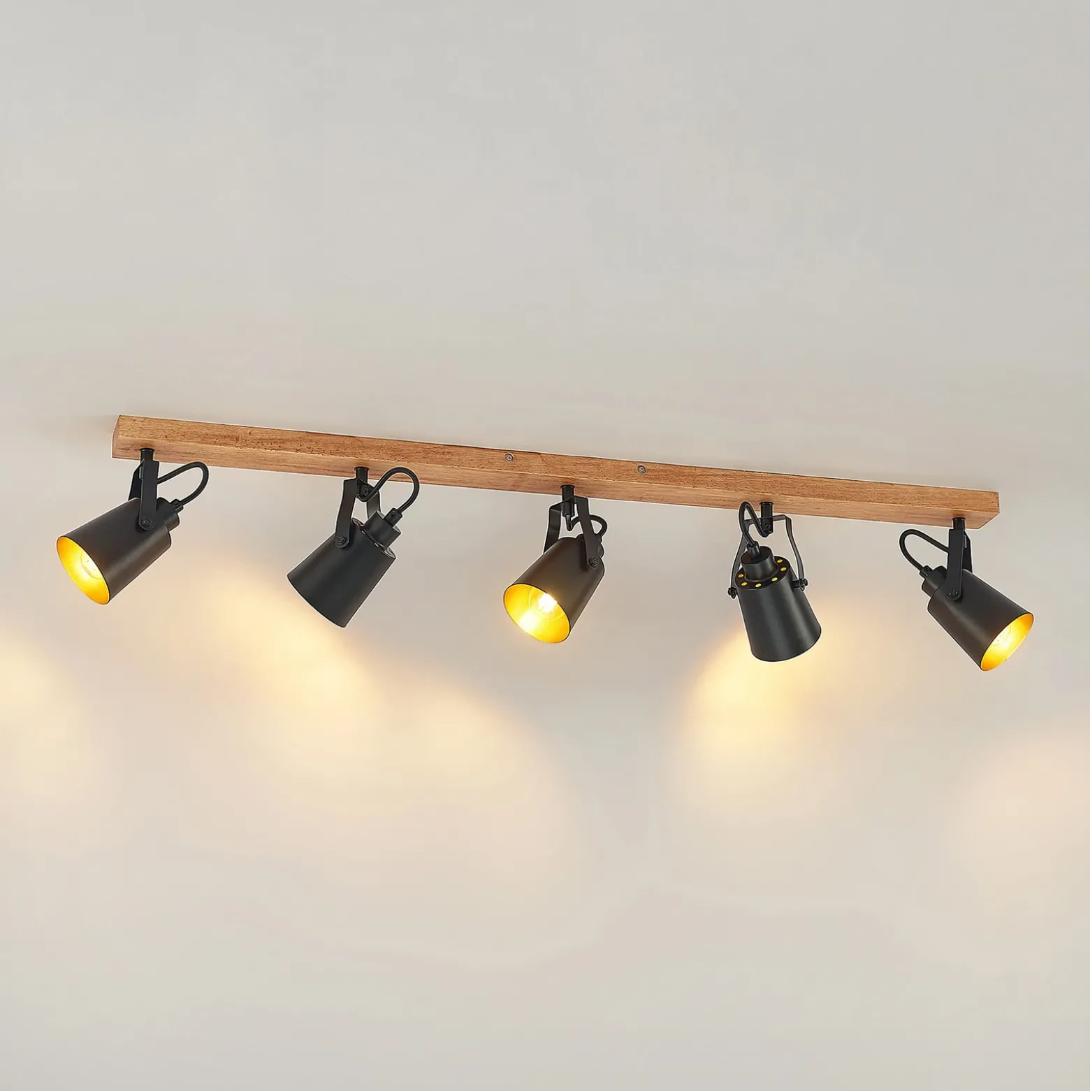 Lindby Kimban downlight de techo, 5 luces, 106 cm, madera, metal