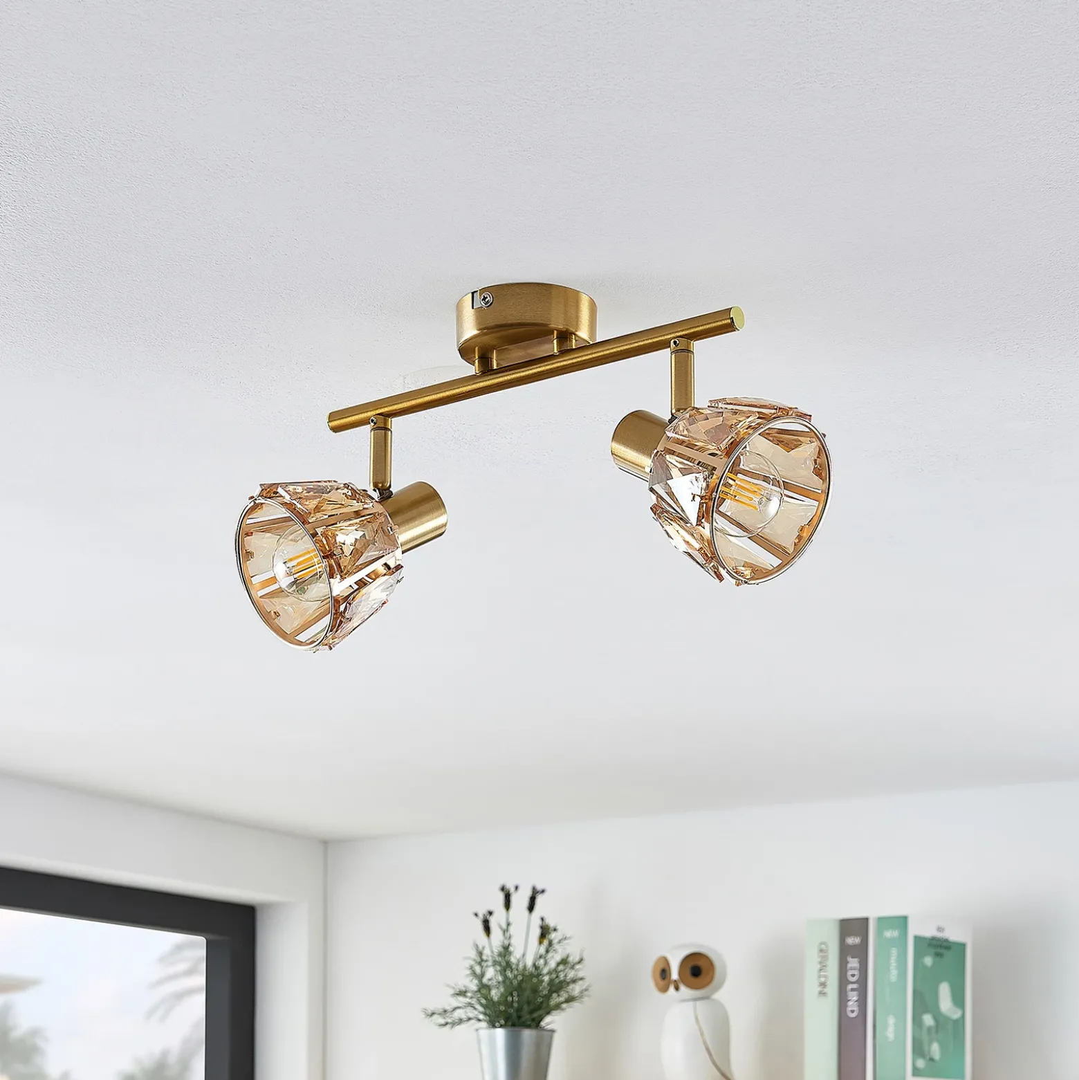 Lindby Kosta lámpara de techo, 2 luces, latón