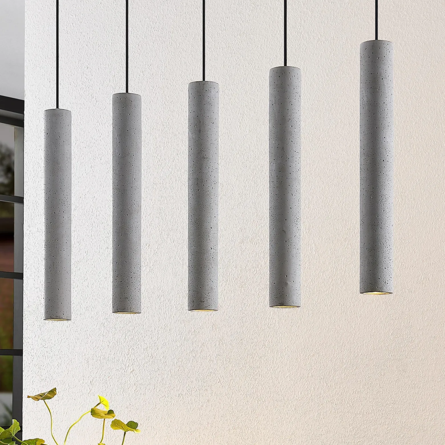 Lindby lámpara colgante Concretto, 100 cm, gris, 5 luces, hormigón