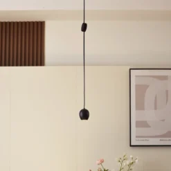 Lindby lámpara colgante LED Lumaro, negro,Ø6,2 cm,48V,atenuable