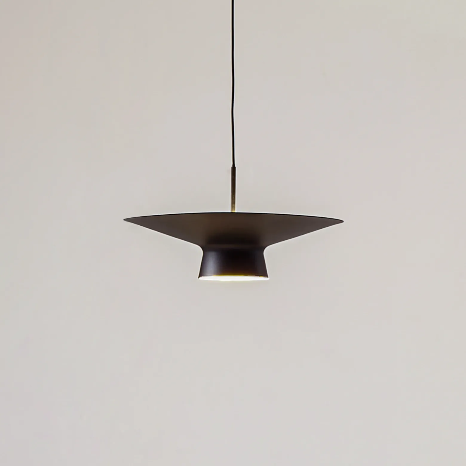 Lindby Lámpara colgante LED Norvind, 2 luces, negro, metal