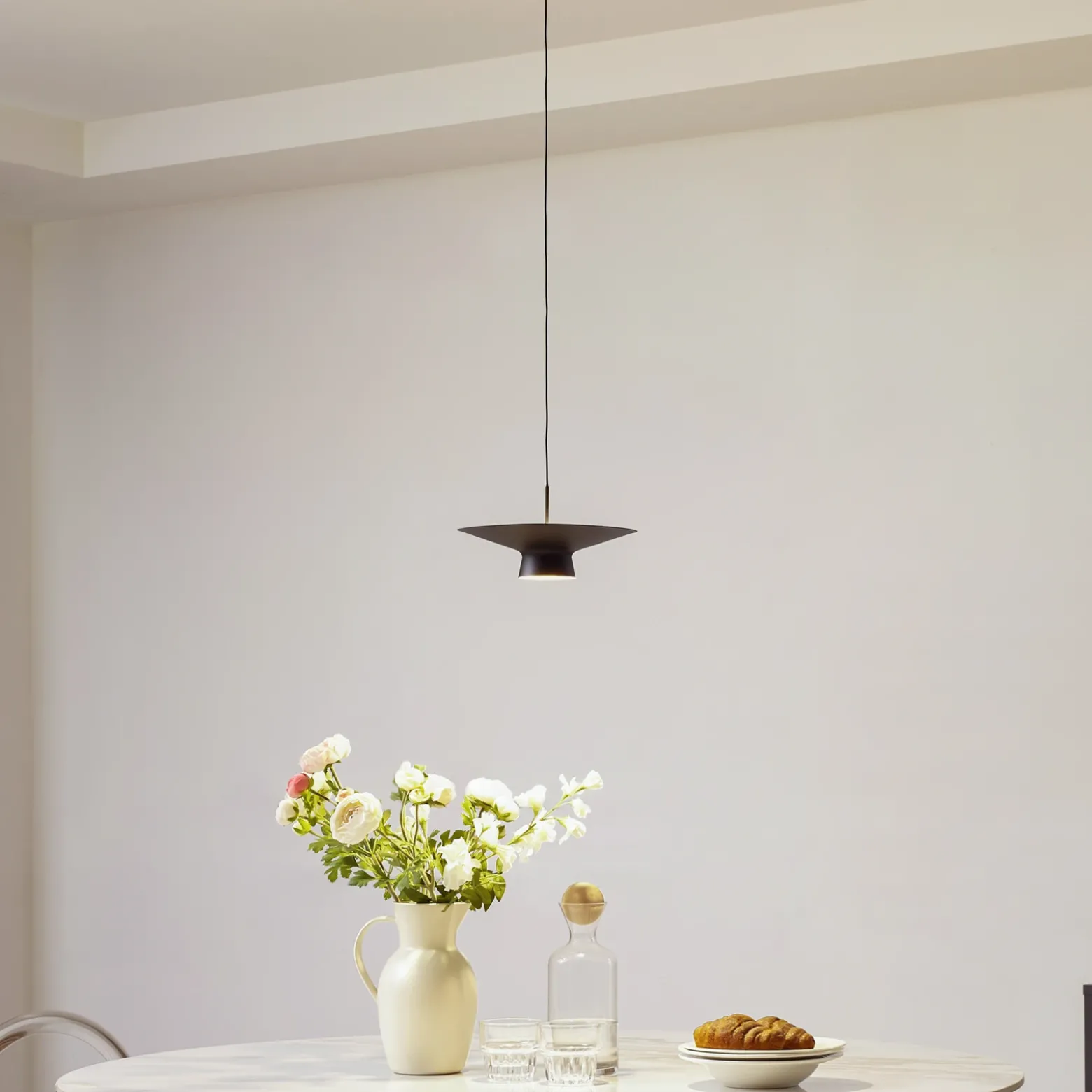 Lindby Lámpara colgante LED Norvind, 2 luces, negro, metal