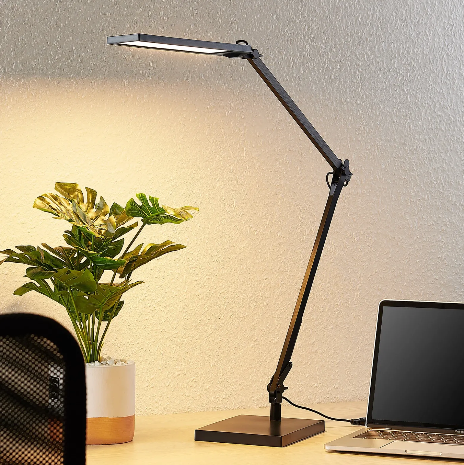 Lindby Lámpara de mesa LED Antisa, negra, CCT, atenuable