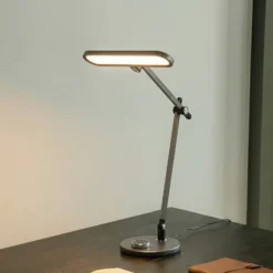 Lindby lámpara de mesa LED Elvir, gris, aluminio, altura 53cm, CCT