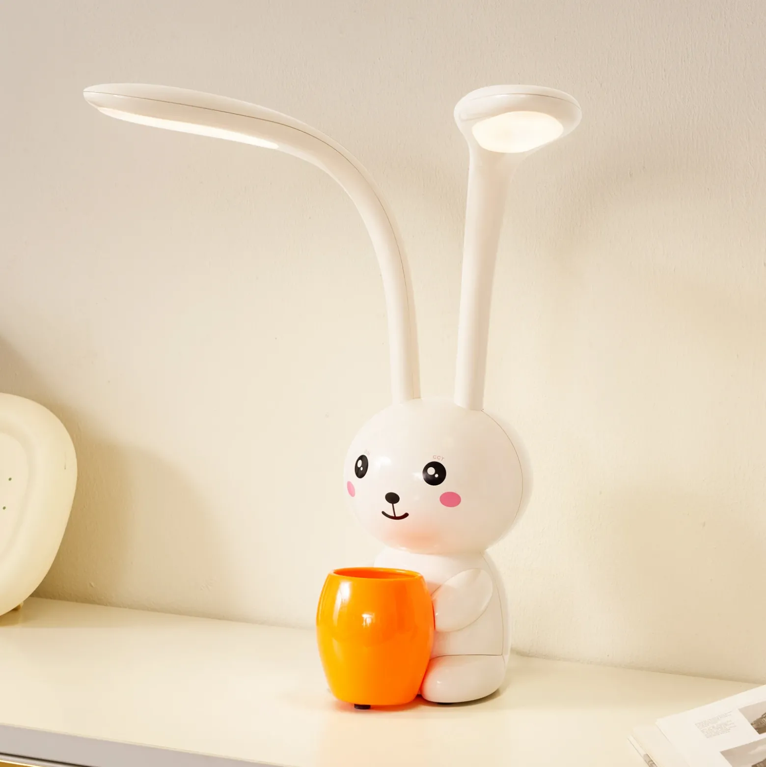 Lindby lámpara de mesa LED Haas, beige, plástico,CCT,altura39cm