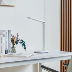 Lindby lámpara de mesa LED Rylas, blanca, USB, CCT