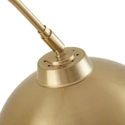 Lindby lámpara de pie arqueada Moisia, color latón, metal, 148 cm
