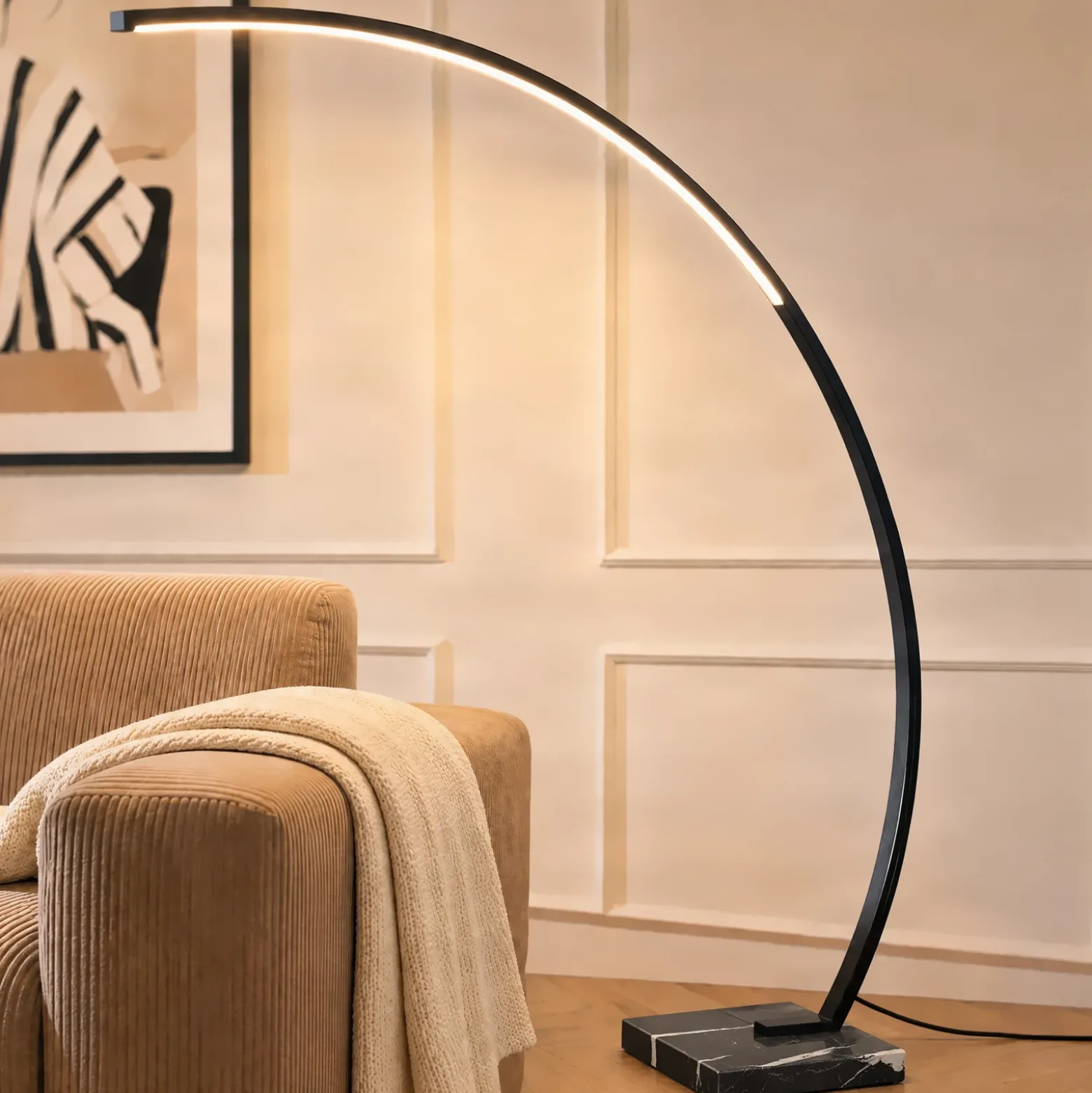 Lindby Lámpara de pie LED arqueada Kendra, negra, aluminio, altura 180cm