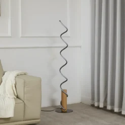 Lindby lámpara de pie LED Spiraali, gris, madera, altura 133 cm