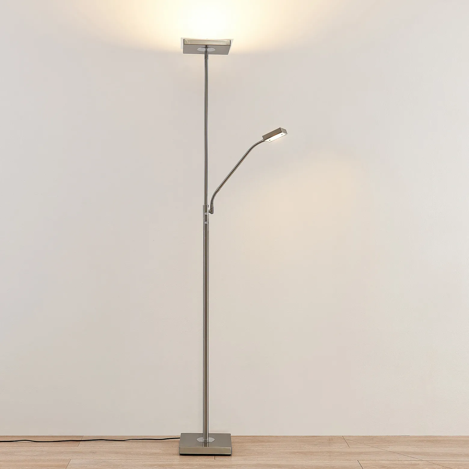 Lindby Lámpara de pie LED Sumani, angular, níquel, altura 180 cm