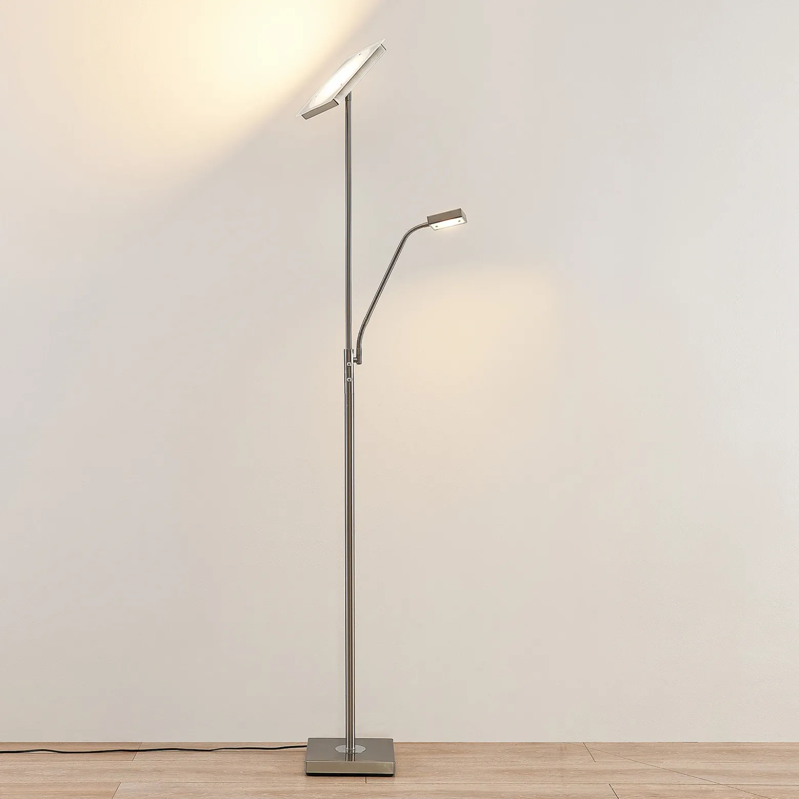 Lindby Lámpara de pie LED Sumani, angular, níquel, altura 180 cm