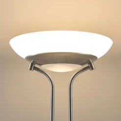 Lindby lámpara de pie LED Yveta, color níquel, metal, atenuable