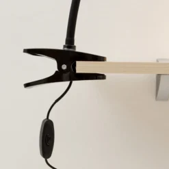 Lindby lámpara de pinza LED Baris, altura 44 cm, negra, 3000K