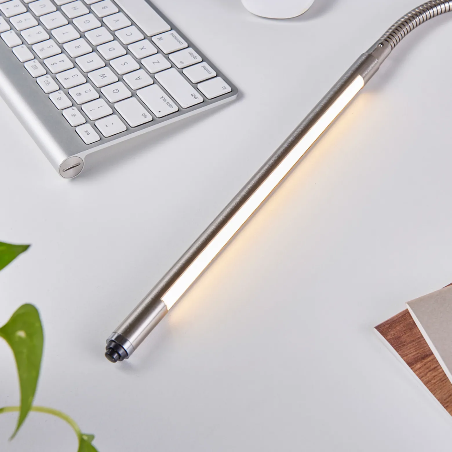 Lindby lámpara de pinza LED Lionard, 53 cm, níquel mate, metal