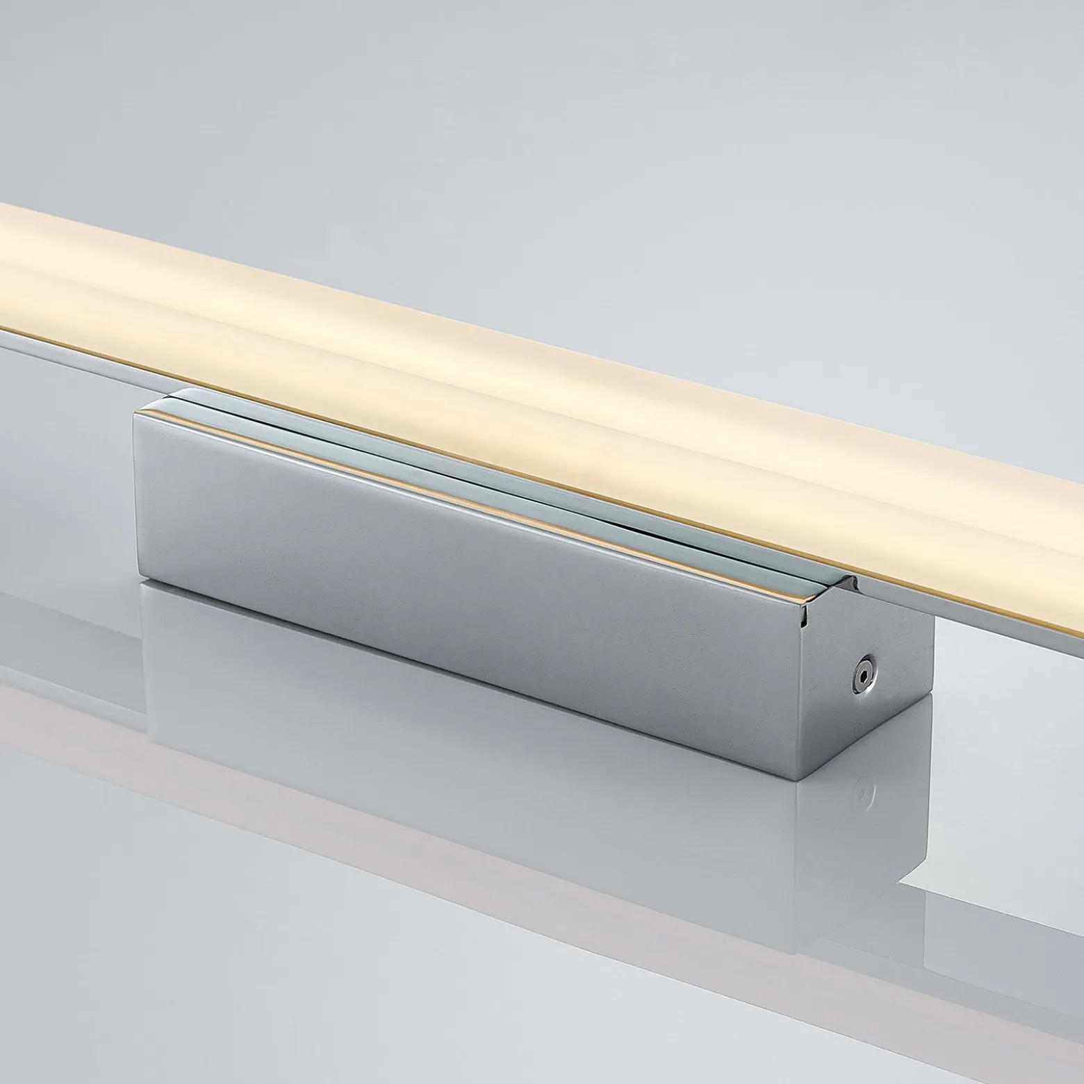 Lindby Lámpara de techo LED para baño Levke, 116 cm, atenuable, IP44