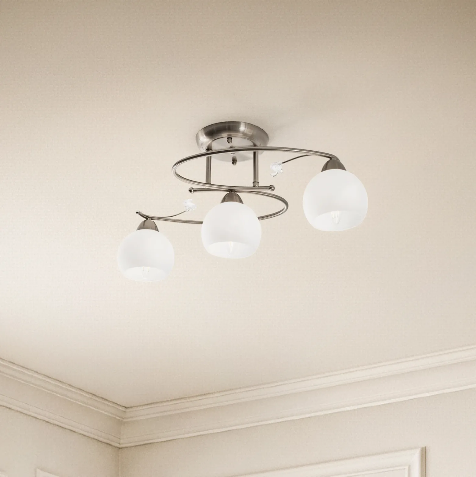 Lindby lámpara de techo Svean, 3 luces, níquel/blanco, cristal, longitud 60 cm