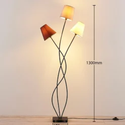 Lindby Melis lámpara de pie, 130 cm, 3 luces, textil