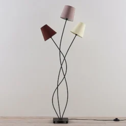 Lindby Melis lámpara de pie, 130 cm, 3 luces, textil