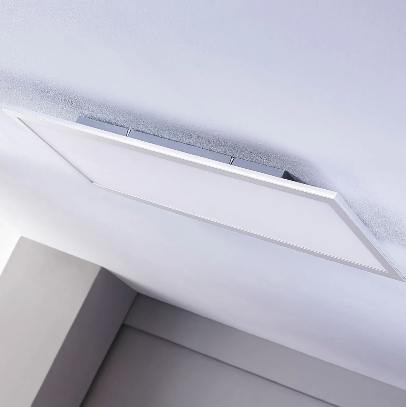 Lindby panel LED Livel, 4000K, 80 cm x 30 cm, plata, metal