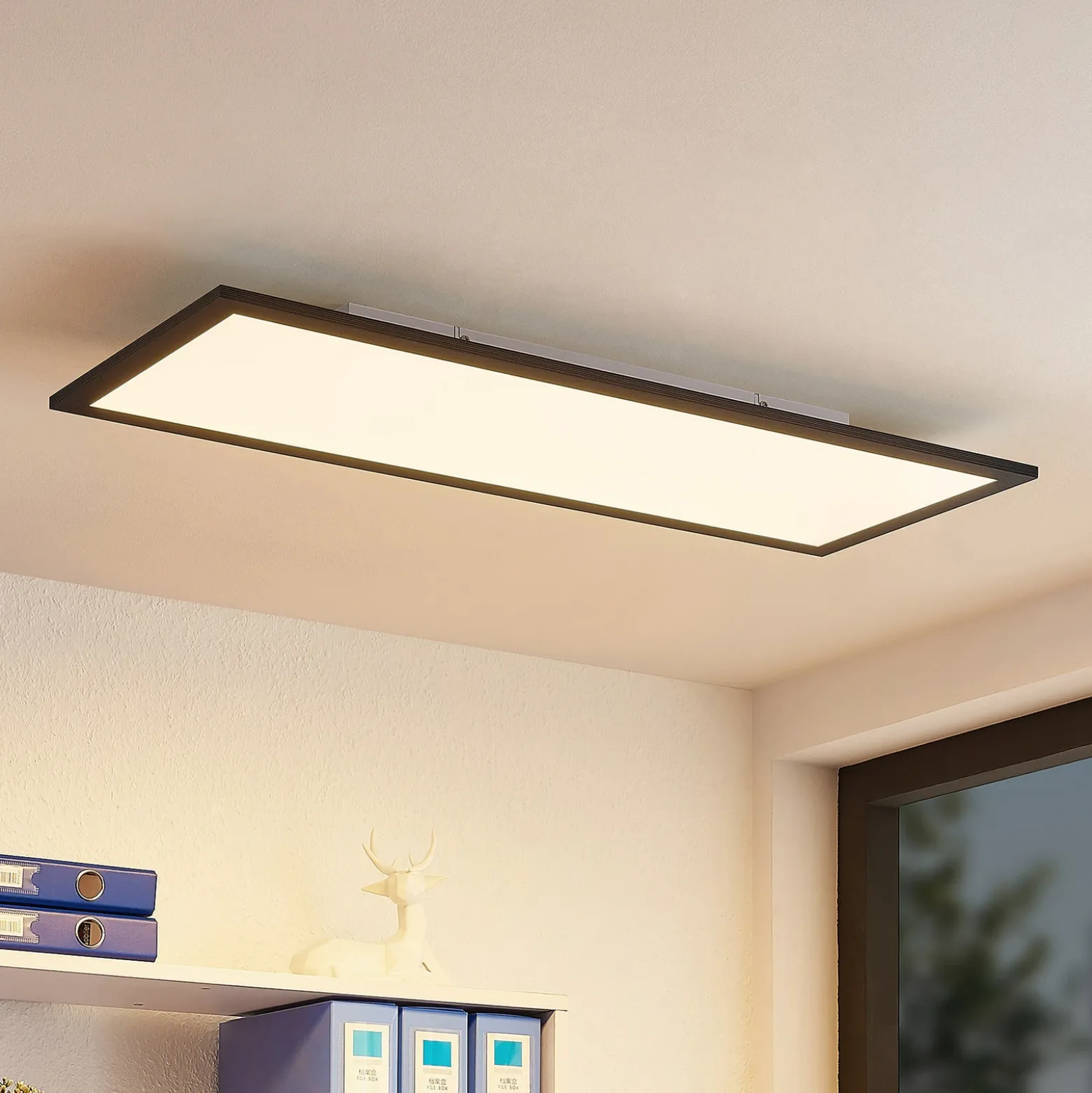 Lindby Panel LED Nelios, 80 x 30 cm, 4.000 K, negro, metal