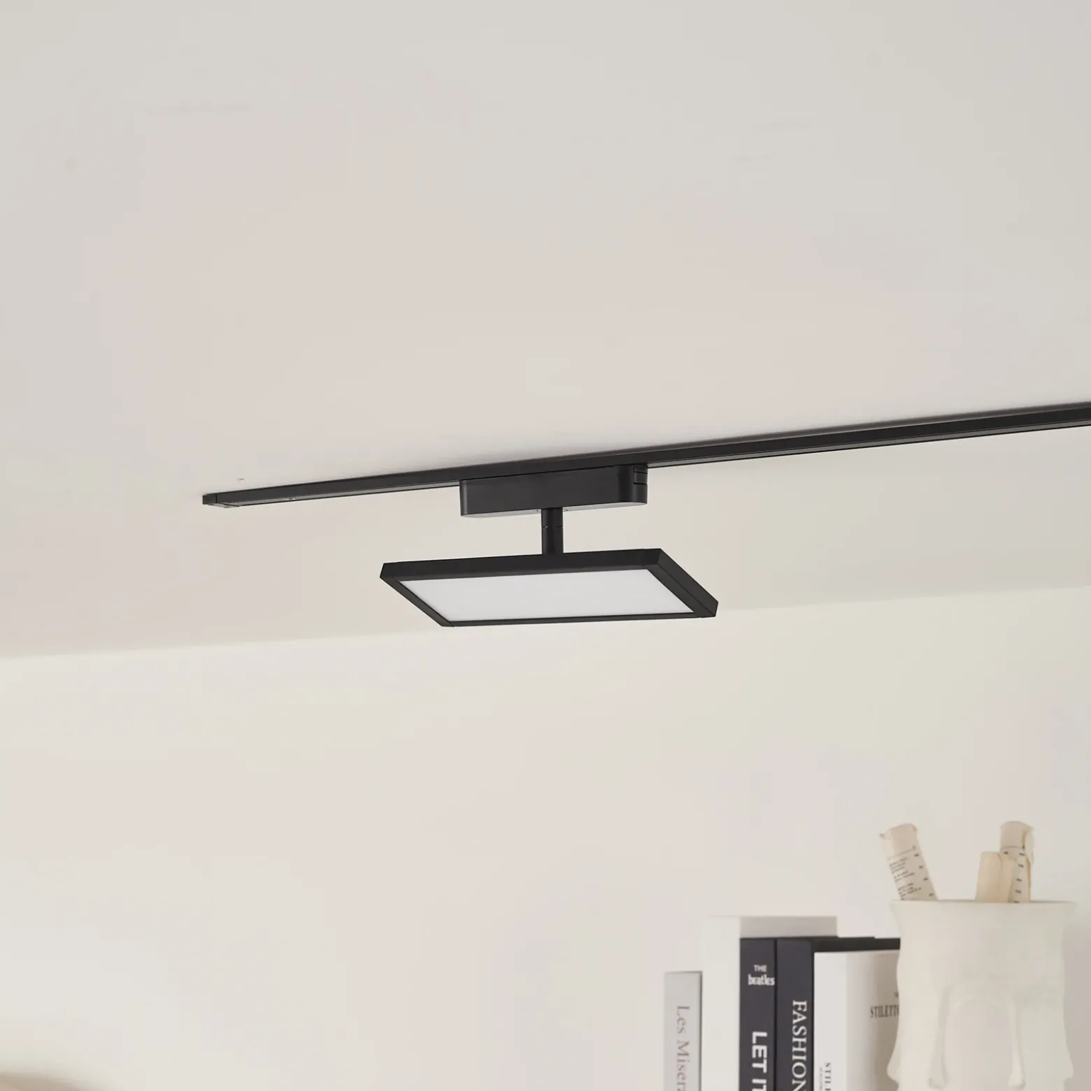 Lindby panel LED 48V Lumaro, negro, aluminio, longitud 20cm, atenuable