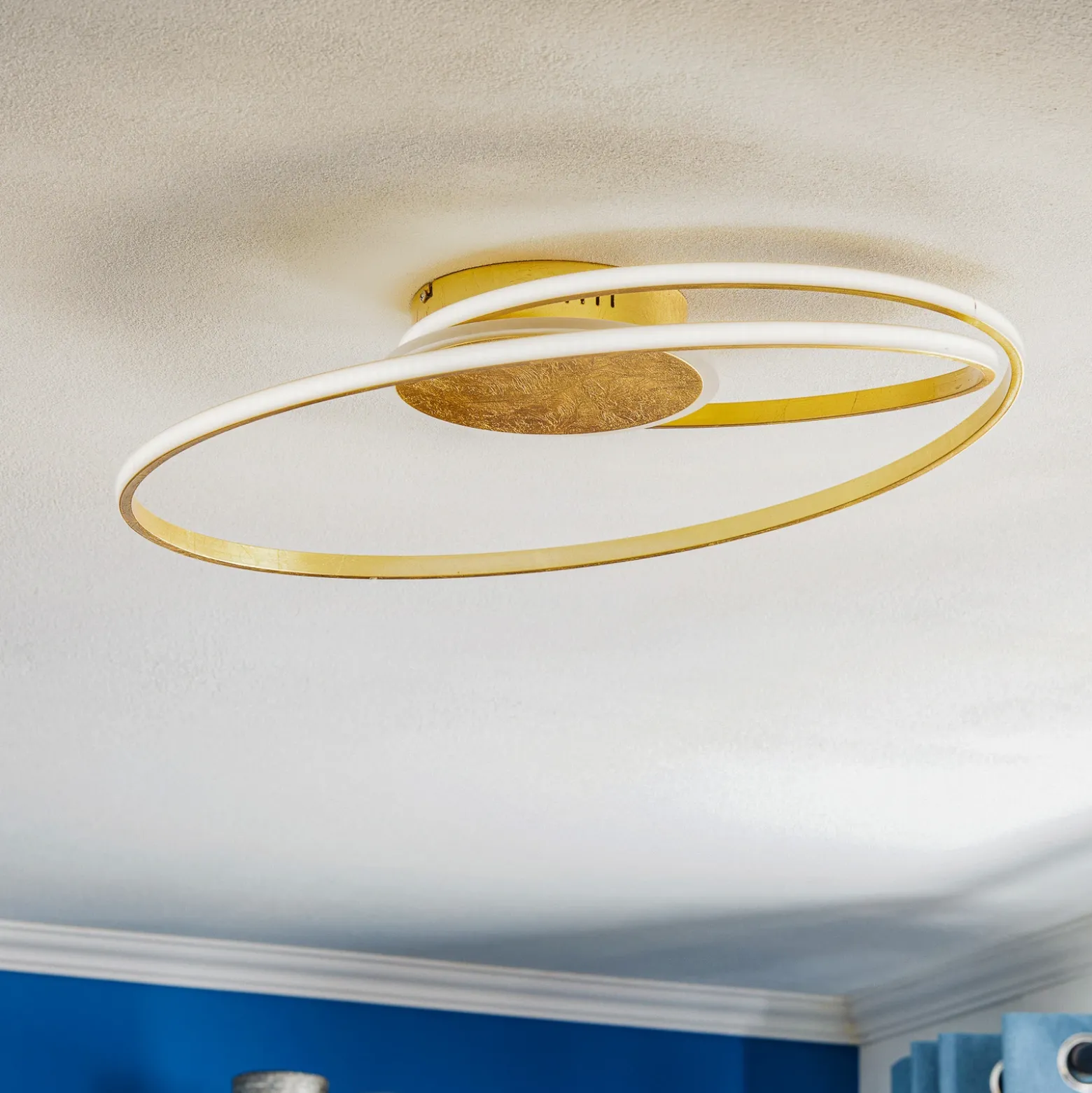 Lindby plafón LED Dorle, Ø 60 cm, dorado, aluminio