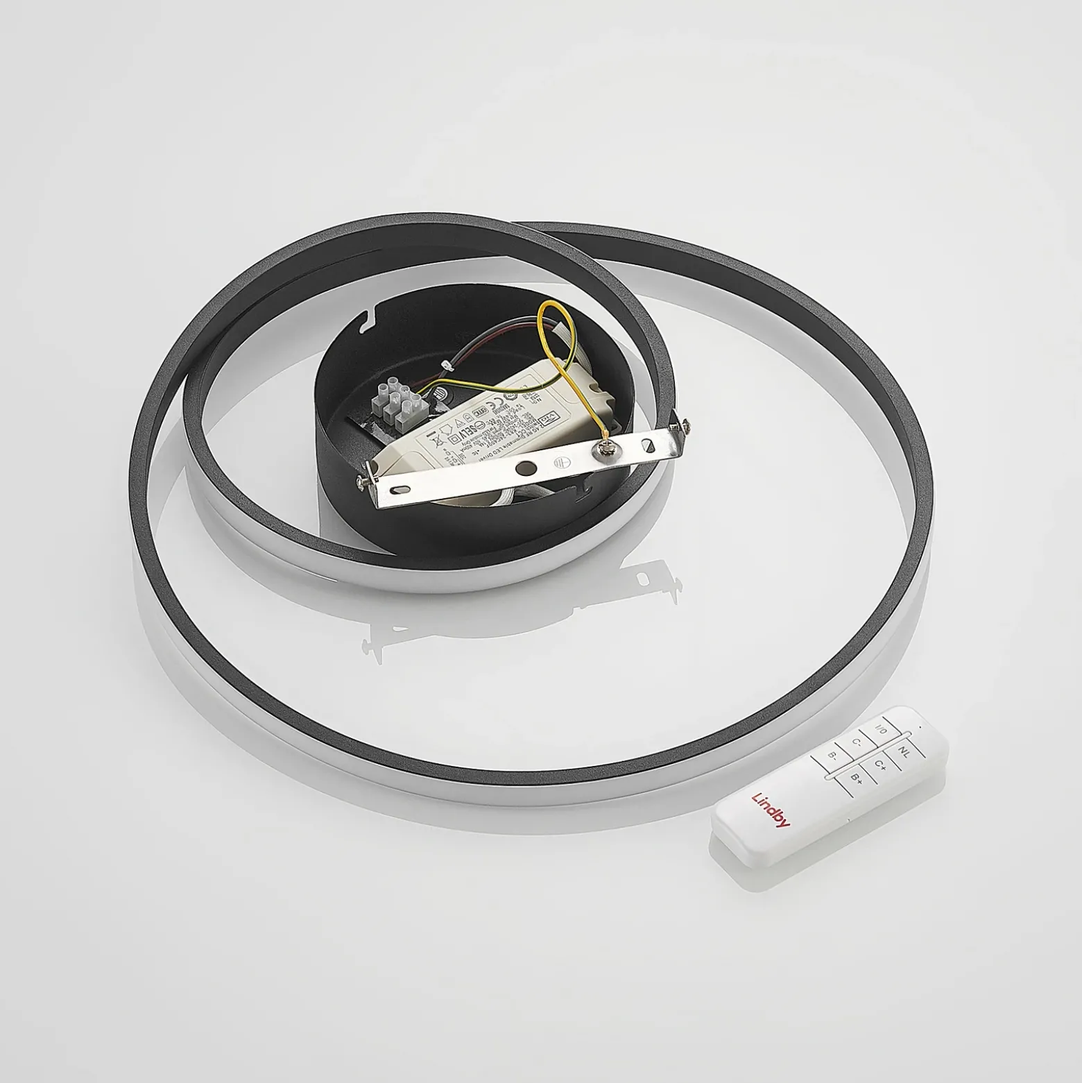 Lindby Plafón LED Emisua, negro, CCT, atenuable