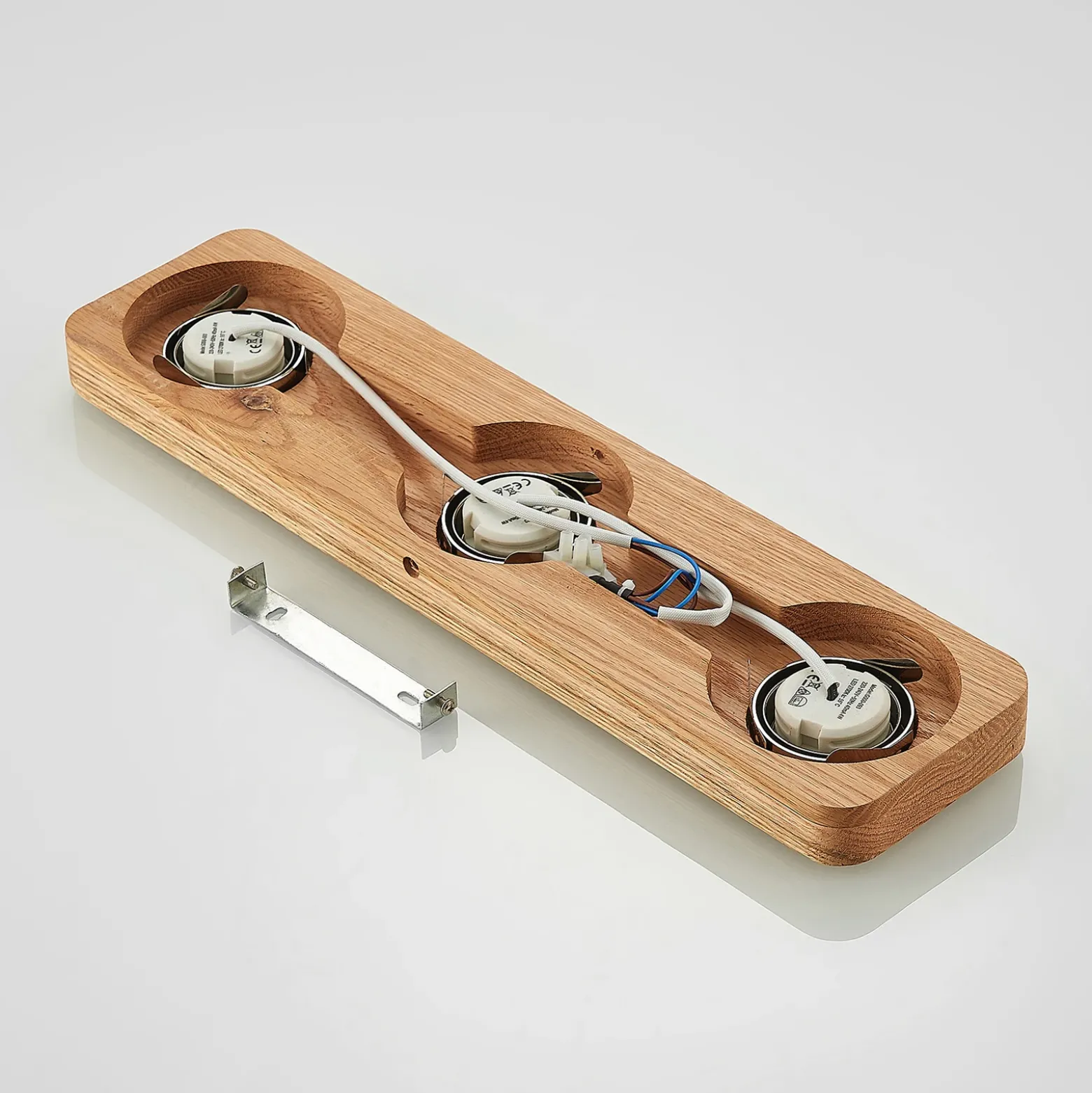 Lindby Plafón LED Mikari, 48 cm, madera, orientable