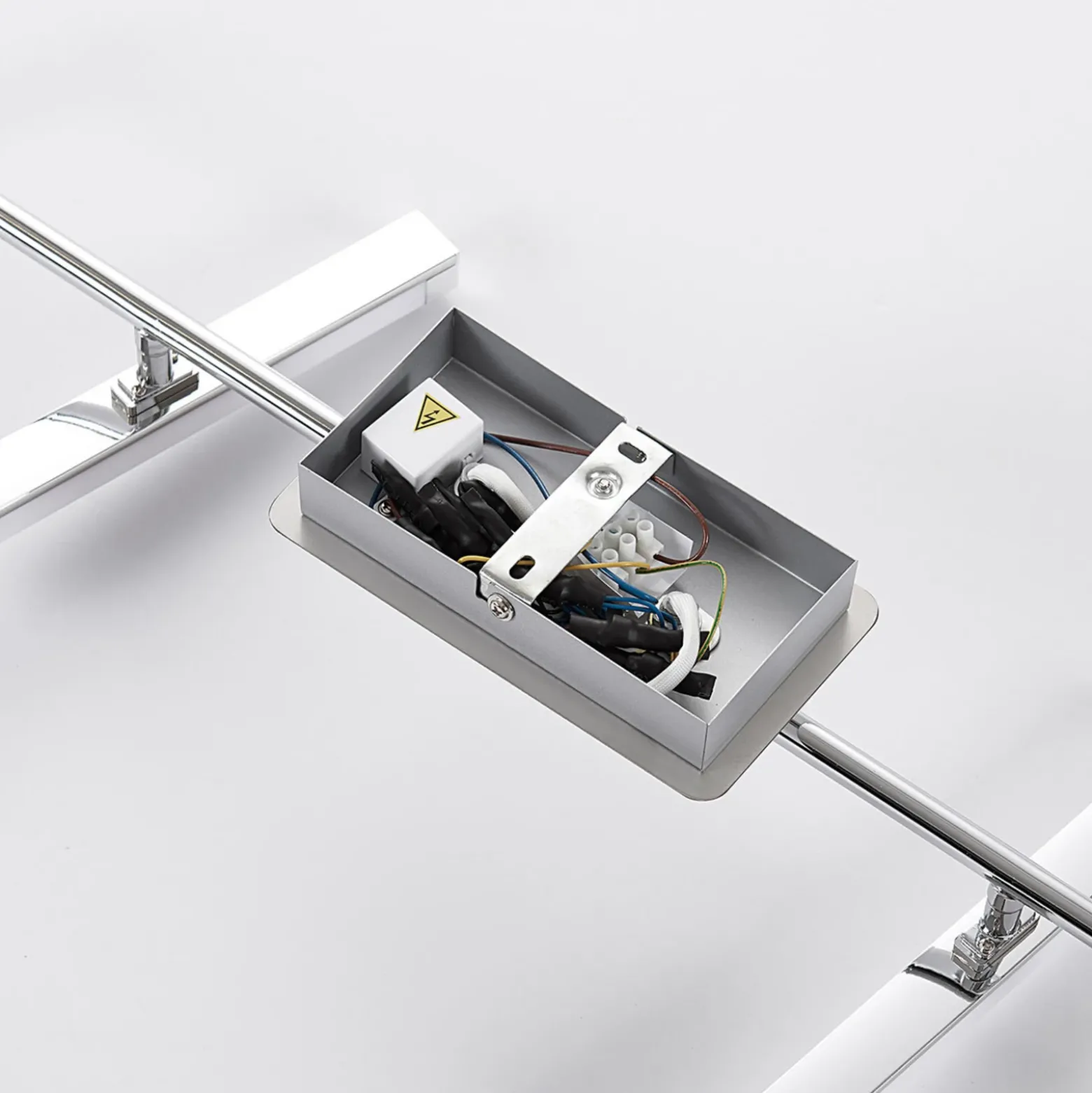 Lindby Plafón LED Pilou, 6 luces, atenuable, cromo