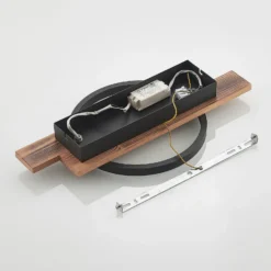 Lindby Plafón LED Sentoa, madera, 52,8 cm de largo, 3.000 K