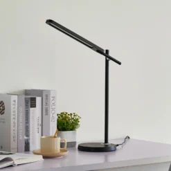 Lindby Valtorin Lámpara de mesa LED, negra