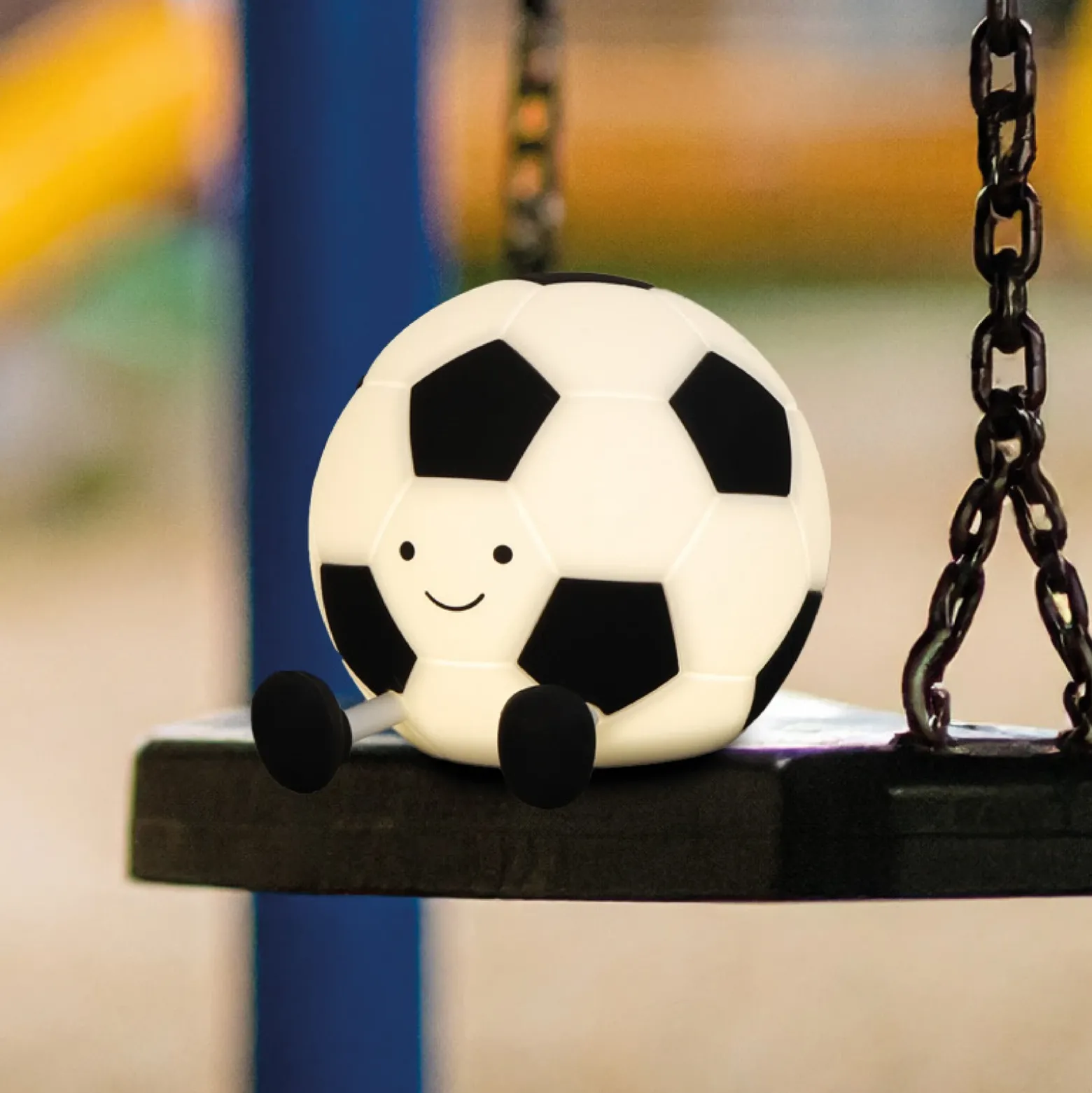 Linterna LED recargable «Fútbol Kalle», blanca y negra, 14 cm de largo