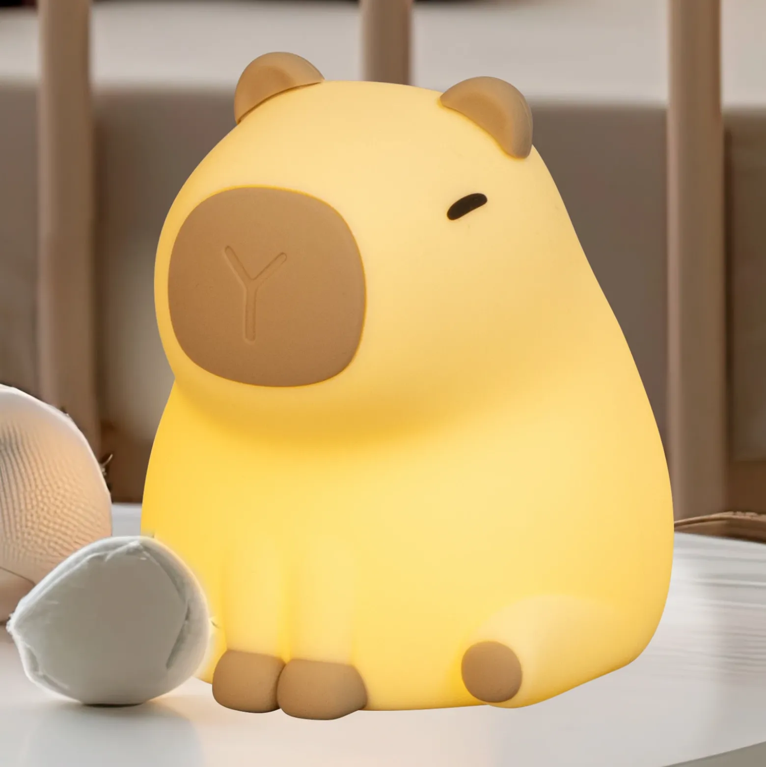 Linterna LED recargable Piggy, marrón, altura 12 cm, silicona