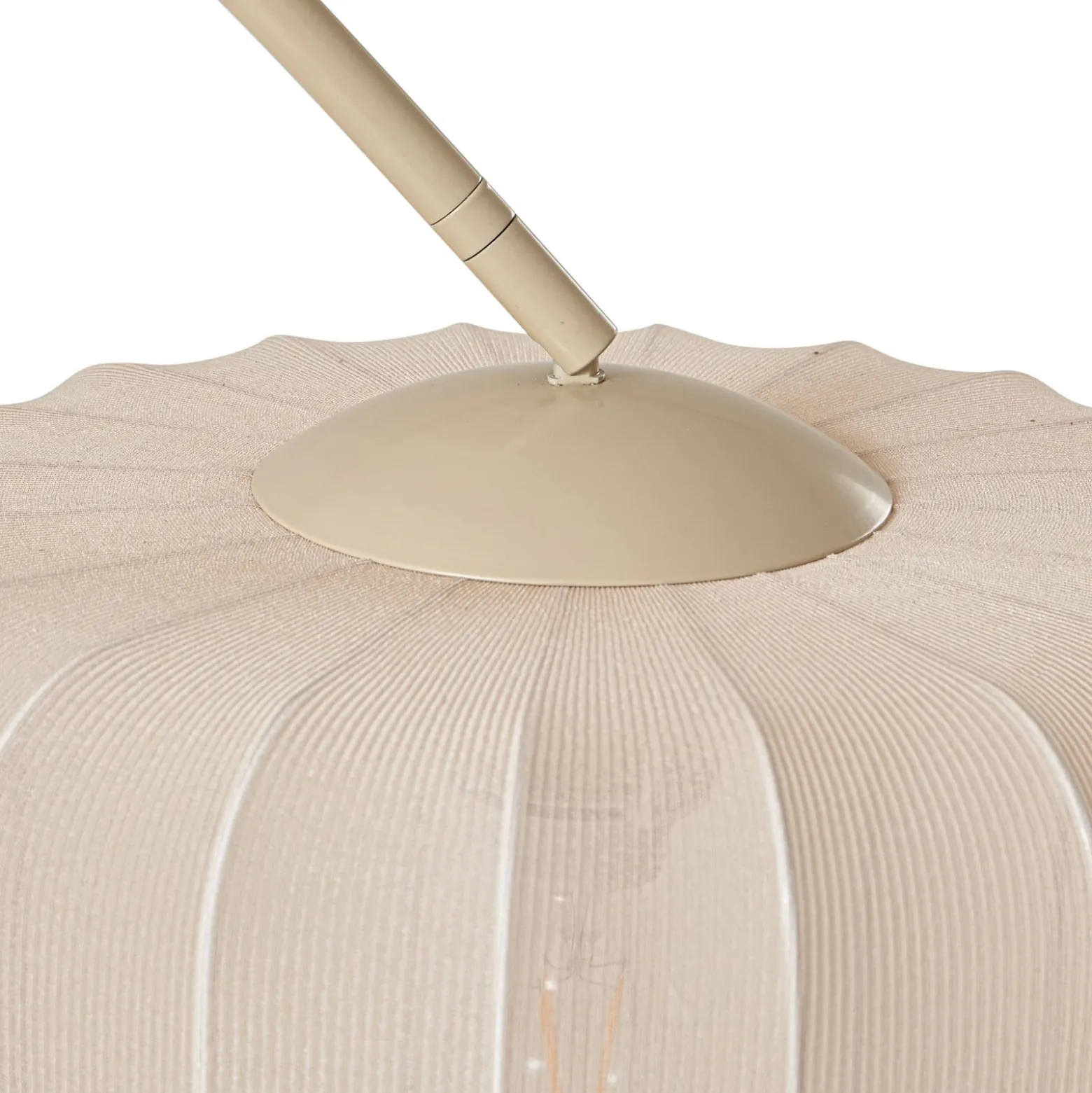 Lámpara arqueada Lindby Helin, beige, textil, altura 198,5 cm